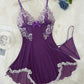 ensemble Robe lingerie au design en dentelle.